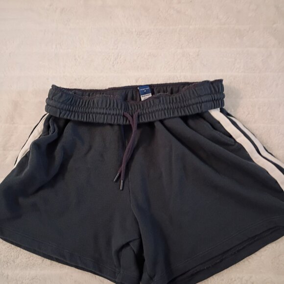 Old Navy Highrise Shorts - Picture 5 of 6